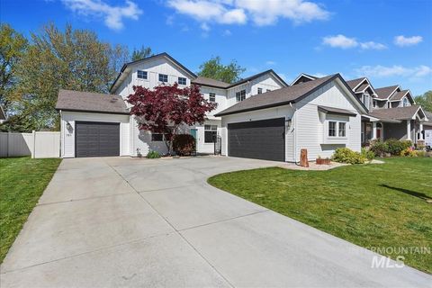 Photo of 191 S Spring Lake Way, Star, ID 83669 (MLS # 98979428)