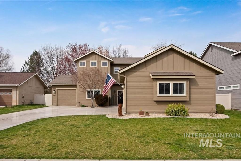 Photo of 191 S Spring Lake Way, Star, ID 83669 (MLS # 98979428)