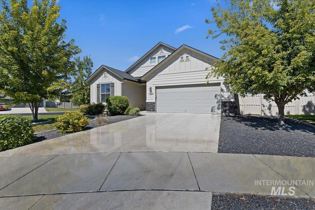 Photo of 13288 Trenton Ct, Caldwell, ID 83607 (MLS # 98999408)