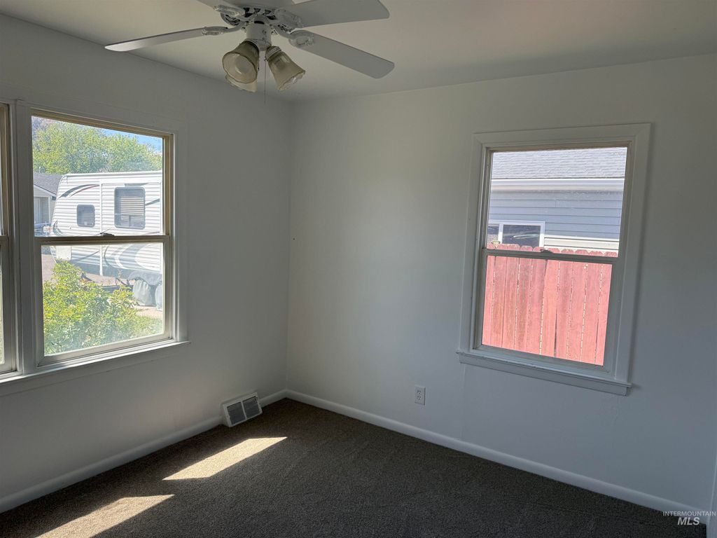 Photo of 916 Howard AVE, Pocatello, ID 83201 (MLS # 98985474)