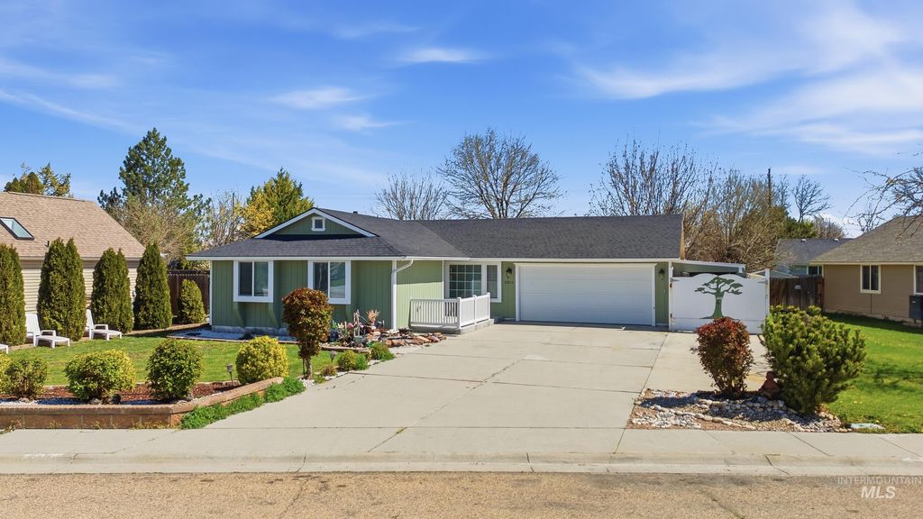 Photo of 2811 Pisces Drive, Caldwell, ID 83605 (MLS # 98981218)