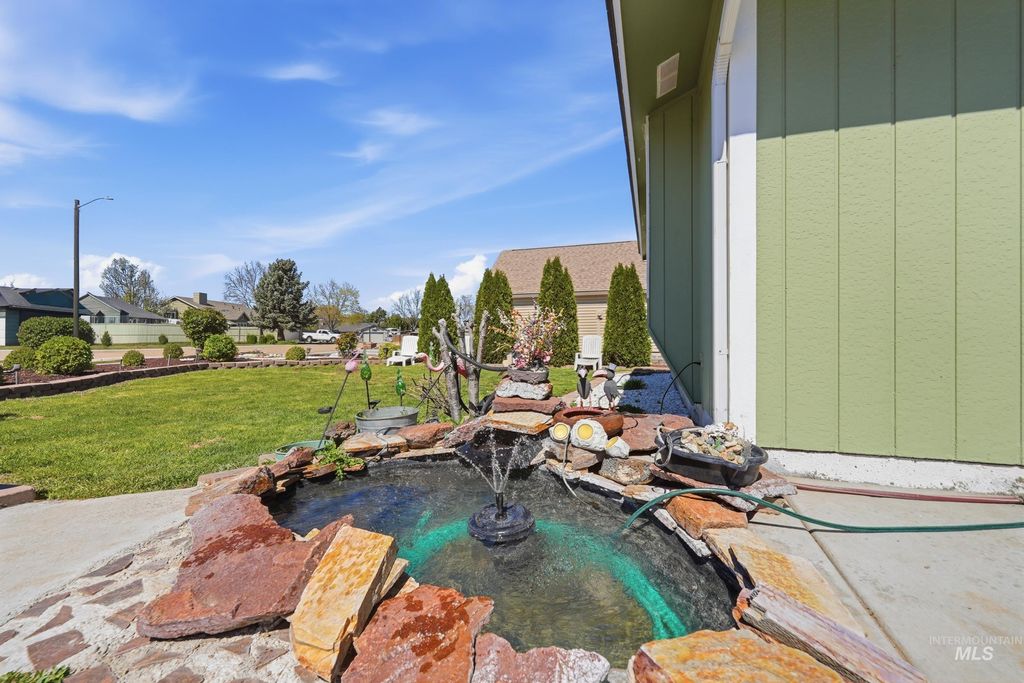 Photo of 2811 Pisces Drive, Caldwell, ID 83605 (MLS # 98981218)