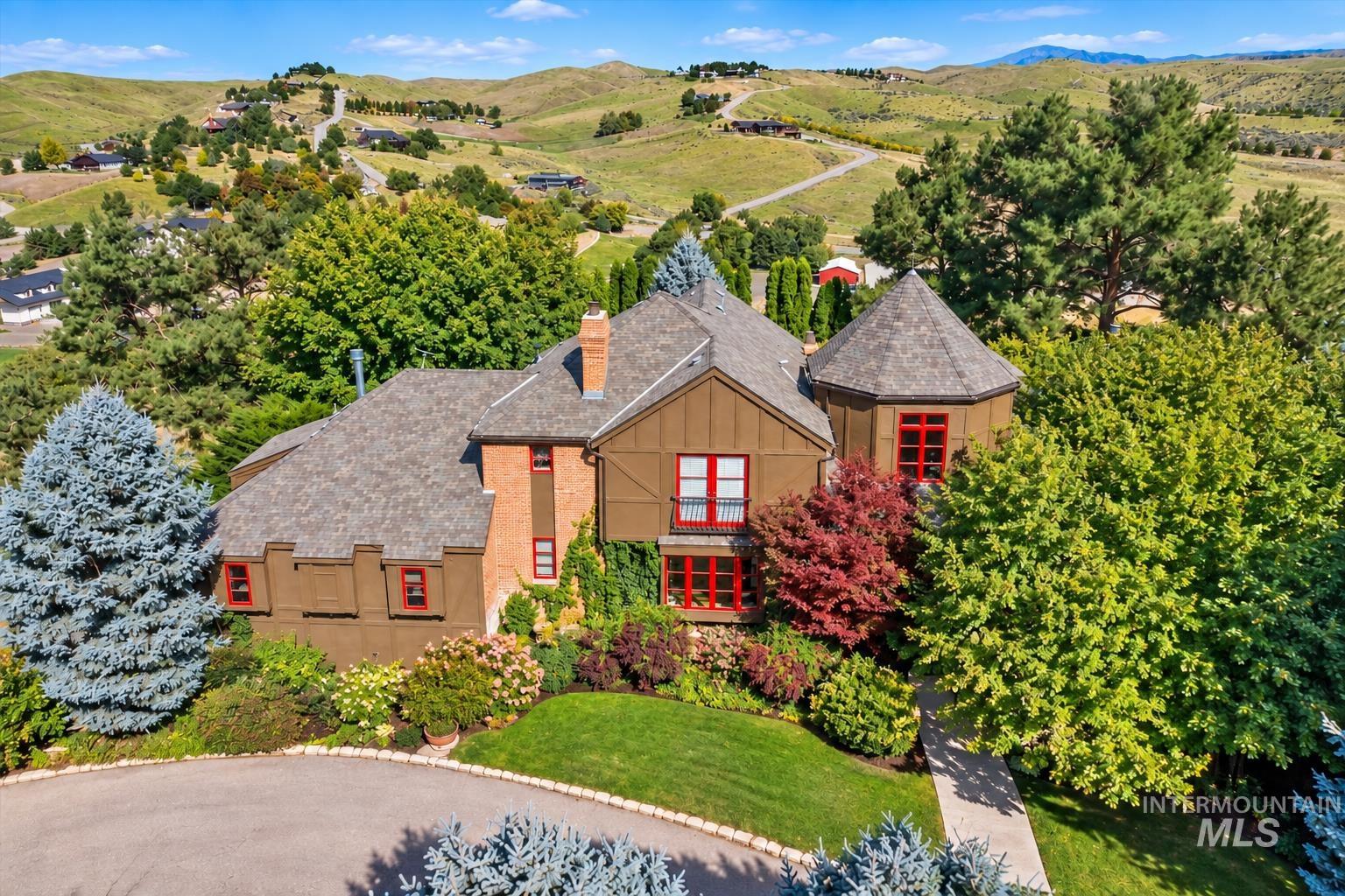 388 W Knob Hill Ct