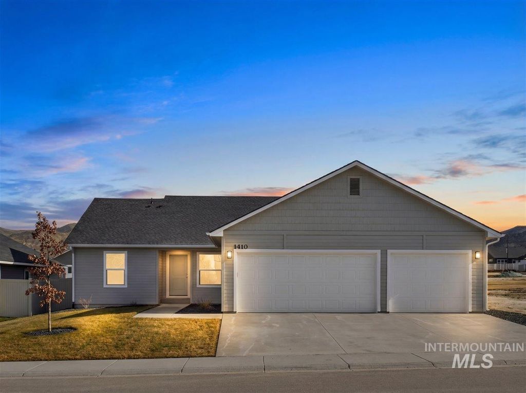 Photo of 1410 Regency Way, Emmett, ID 83617 (MLS # 98974482)