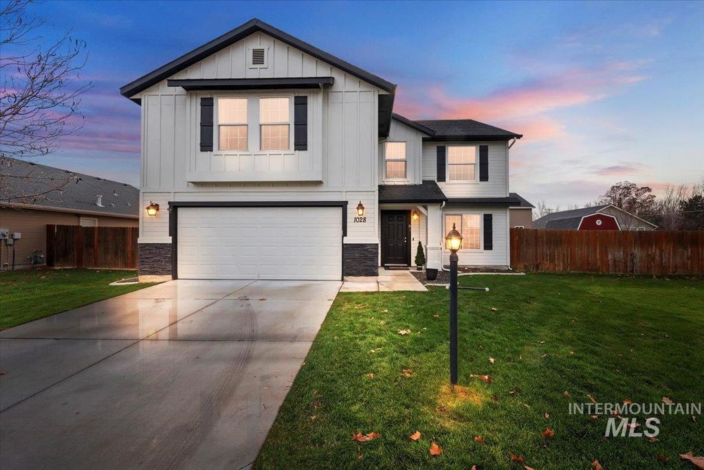 Photo of 1028 N Star Bright Ln, Star, ID 83669 (MLS # 98969367)