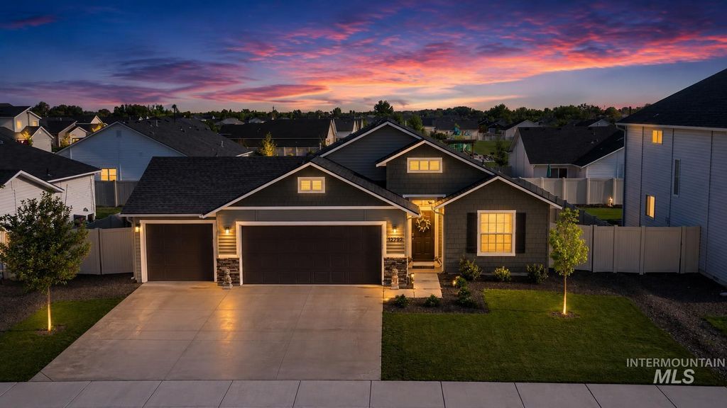 Photo of 12792 Ashfield St, Caldwell, ID 83607 (MLS # 98985178)