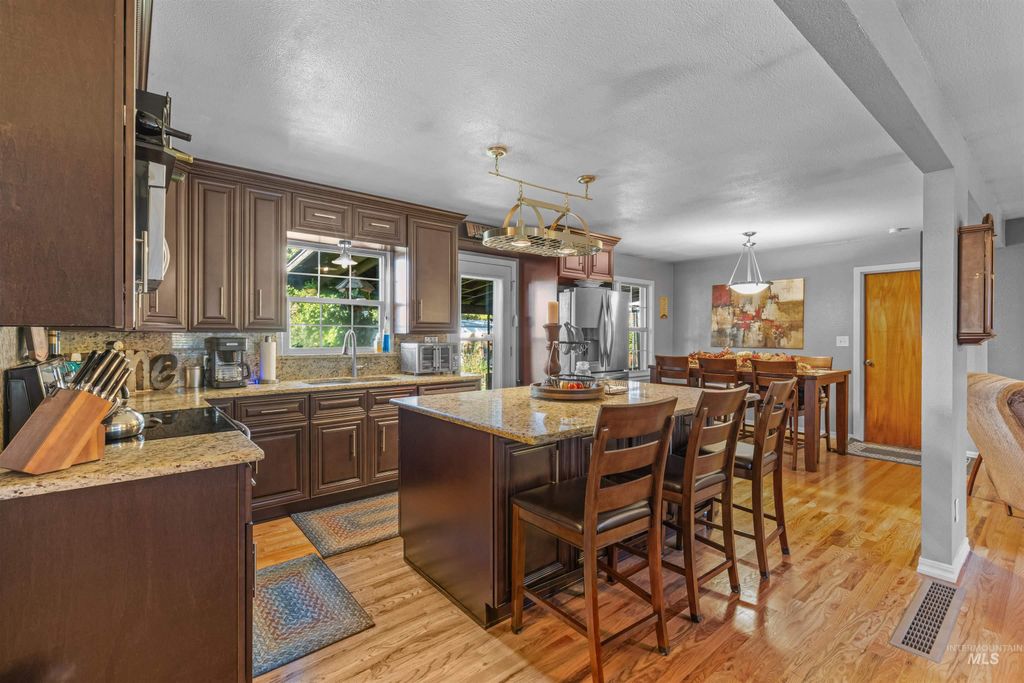 Photo of 1320 11th Street, Clarkston, WA 99403 (MLS # 98965138)