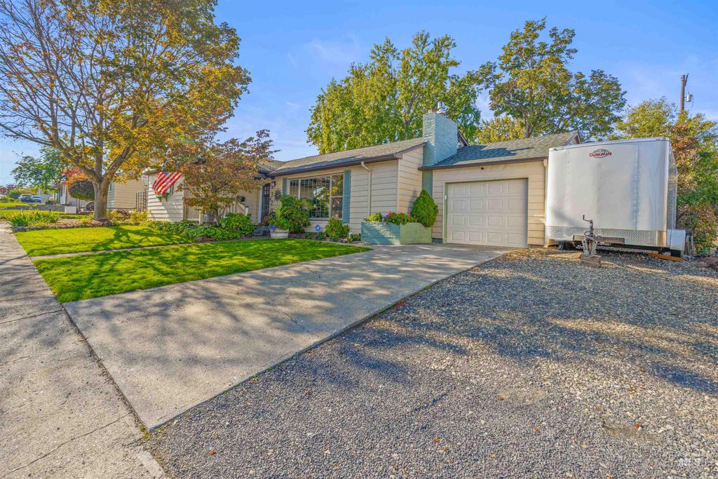 Photo of 1320 11th Street, Clarkston, WA 99403 (MLS # 98965138)