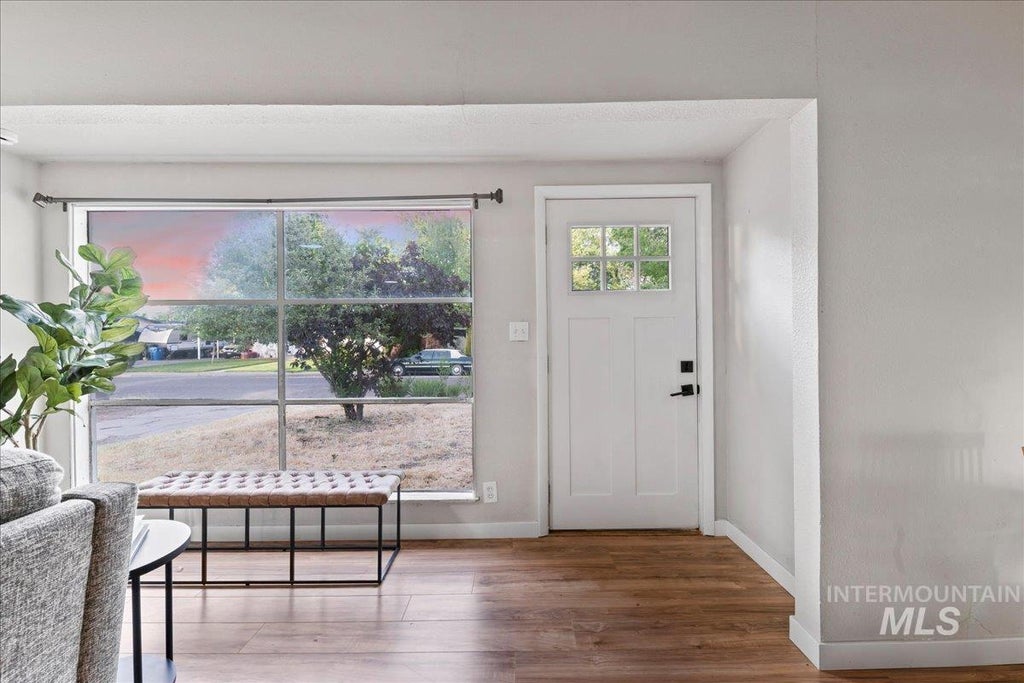 Photo of 205 Baker Dr, Mountain Home, ID 83647 (MLS # 98988435)