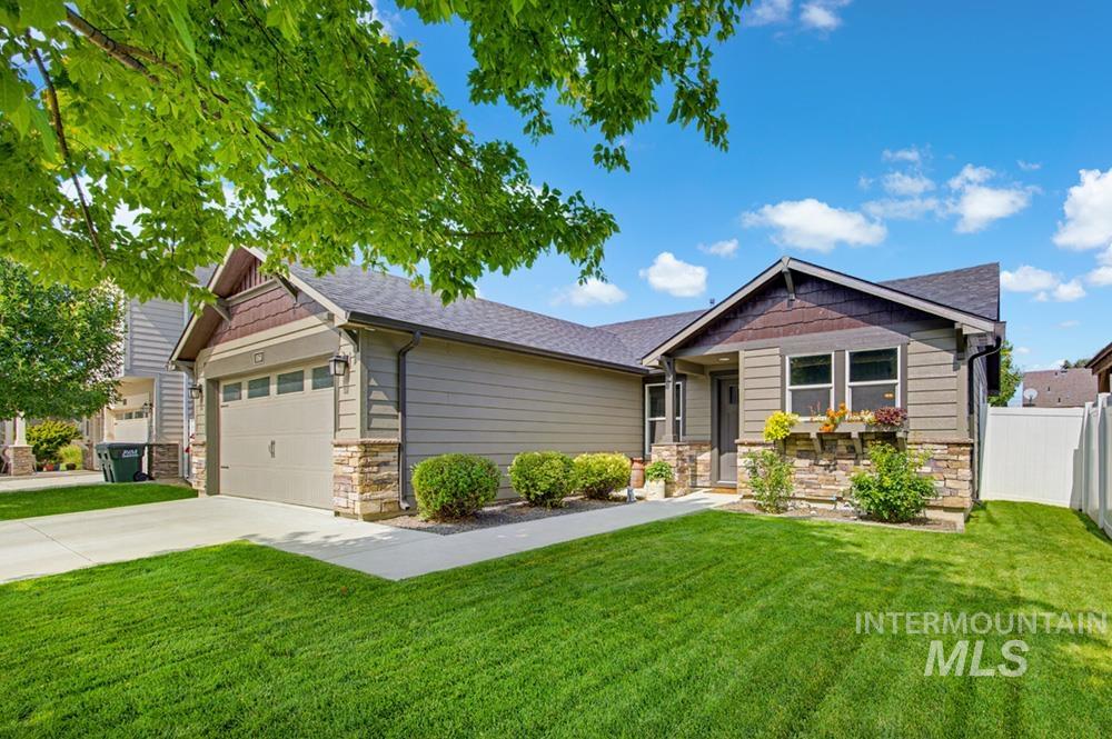 Photo of 1060 E Sailer Shores St, Kuna, ID 83634 (MLS # 99000357)