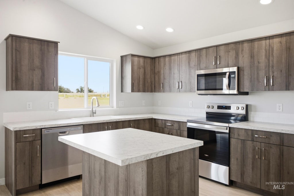 Photo of 208 W 17th Ave, Jerome, ID 83338 (MLS # 98994540)