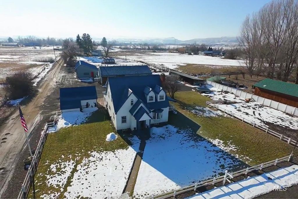 Photo of 495 E Bridge St, Midvale, ID 83645 (MLS # 98966270)