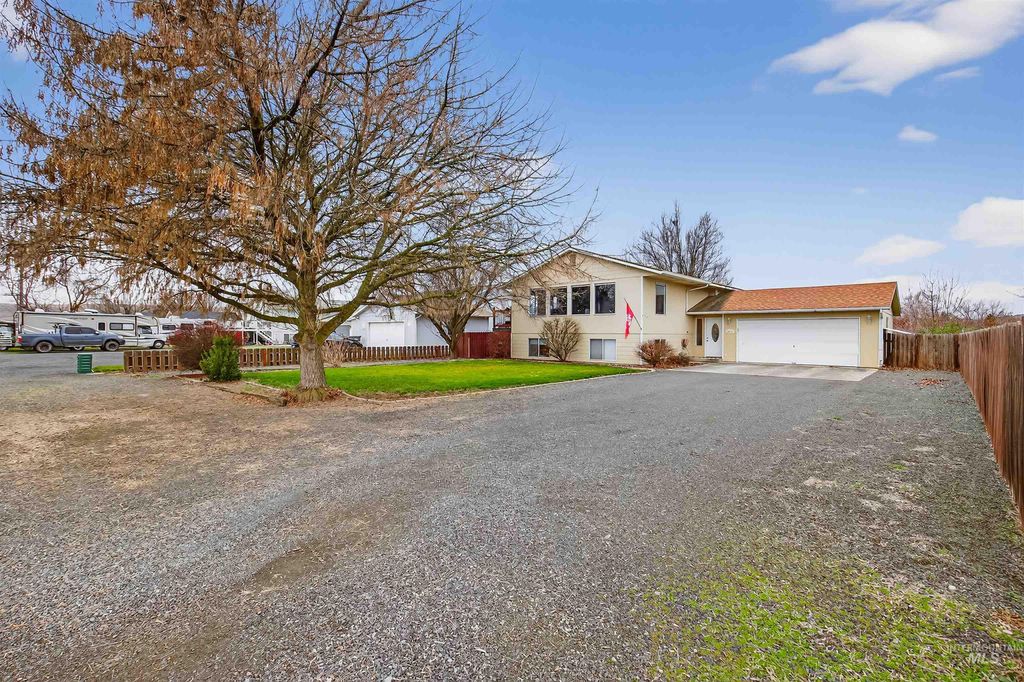 Photo of 2814 22nd Street, Clarkston, WA 99403 (MLS # 98972165)