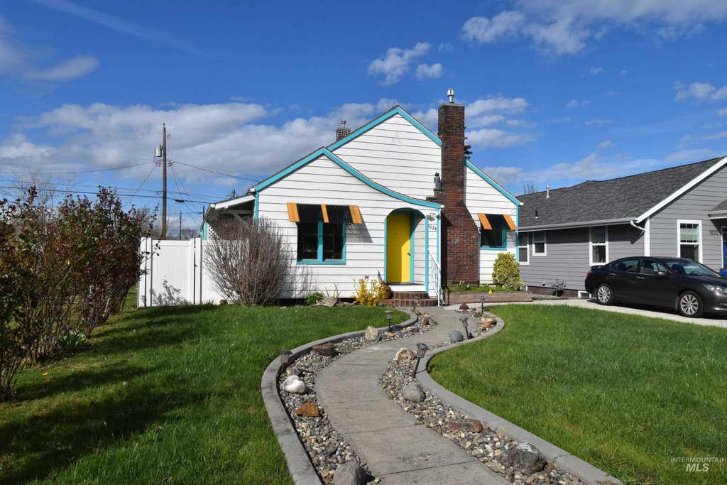 Photo of 1024 10th Street, Clarkston, WA 99403 (MLS # 98995896)