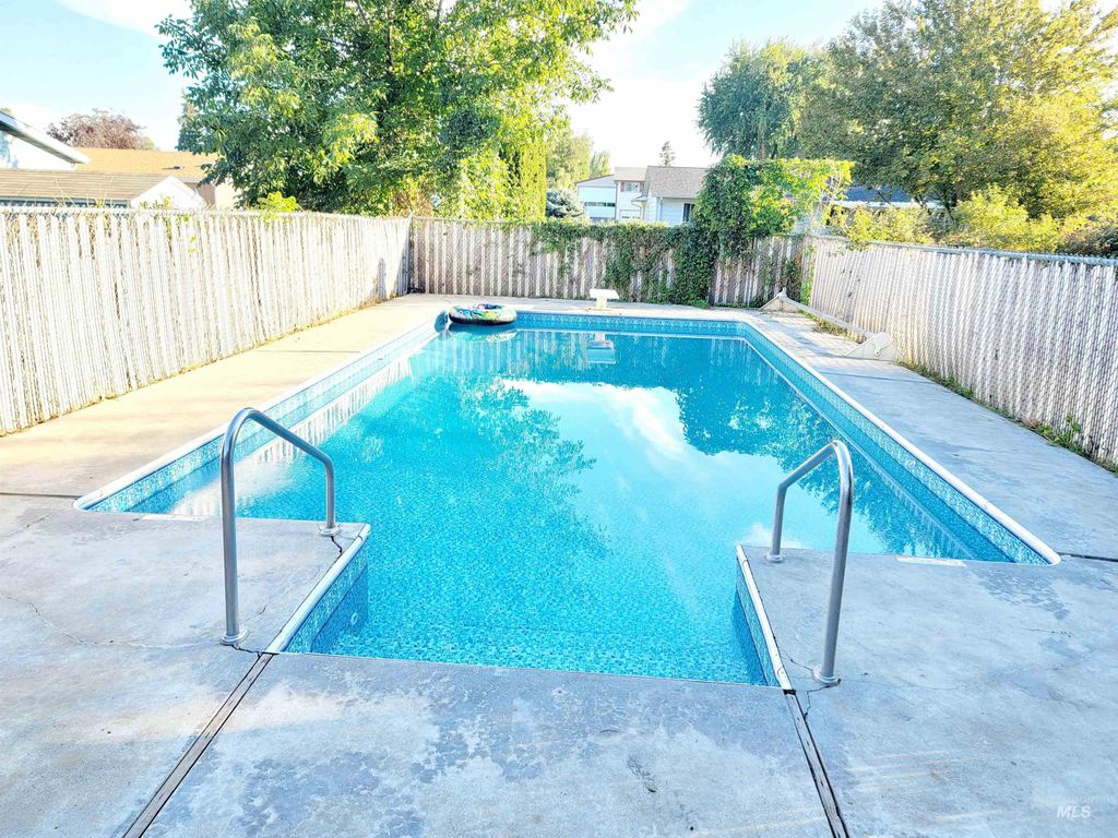 Photo of 2020 Powers Ave, Lewiston, ID 83501 (MLS # 98961826)