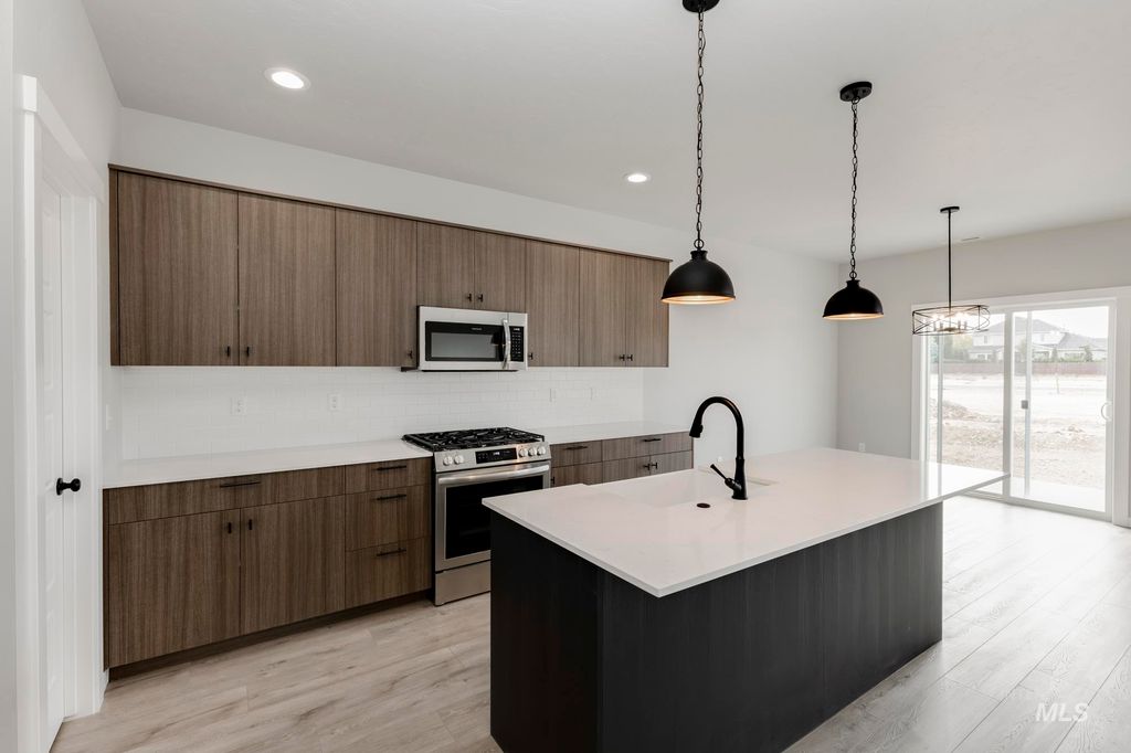 Photo of 10530 W Teratai St, Star, ID 83669 (MLS # 98968756)