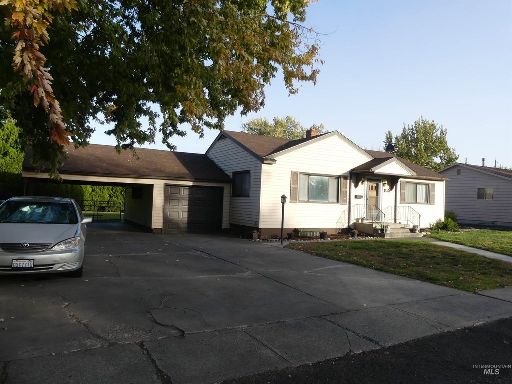 Photo of 1121 10th St, Clarkston, WA 99403 (MLS # 99004587)
