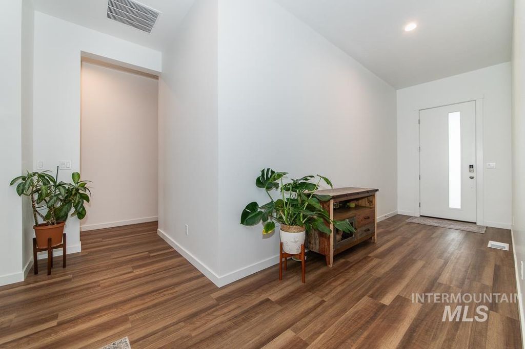 Photo of 5610 Sparky Ave, Caldwell, ID 83607 (MLS # 98972090)