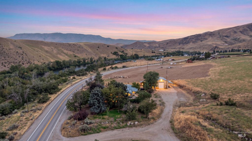 Photo of 11980 N Highway 52, Horseshoe Bend, ID 83629 (MLS # 98983257)