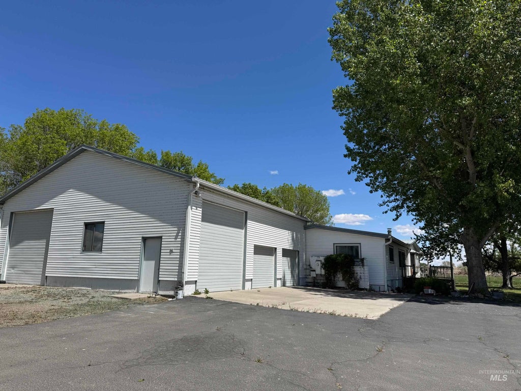 Photo of 308 200 E, Jerome, ID 83338 (MLS # 98987956)