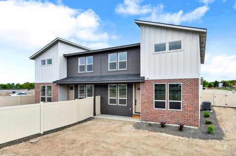 Photo of 2907 Bandit, Caldwell, ID 83605 (MLS # 98967979)