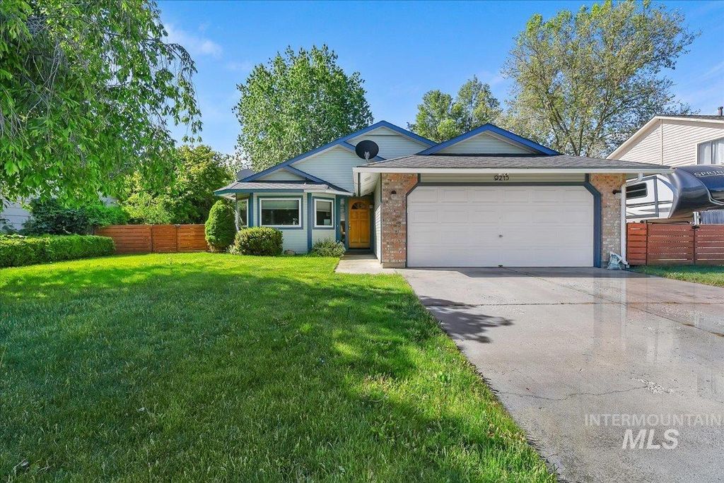 Photo of 9215 W Preece St, Boise, ID 83704 (MLS # 98986166)