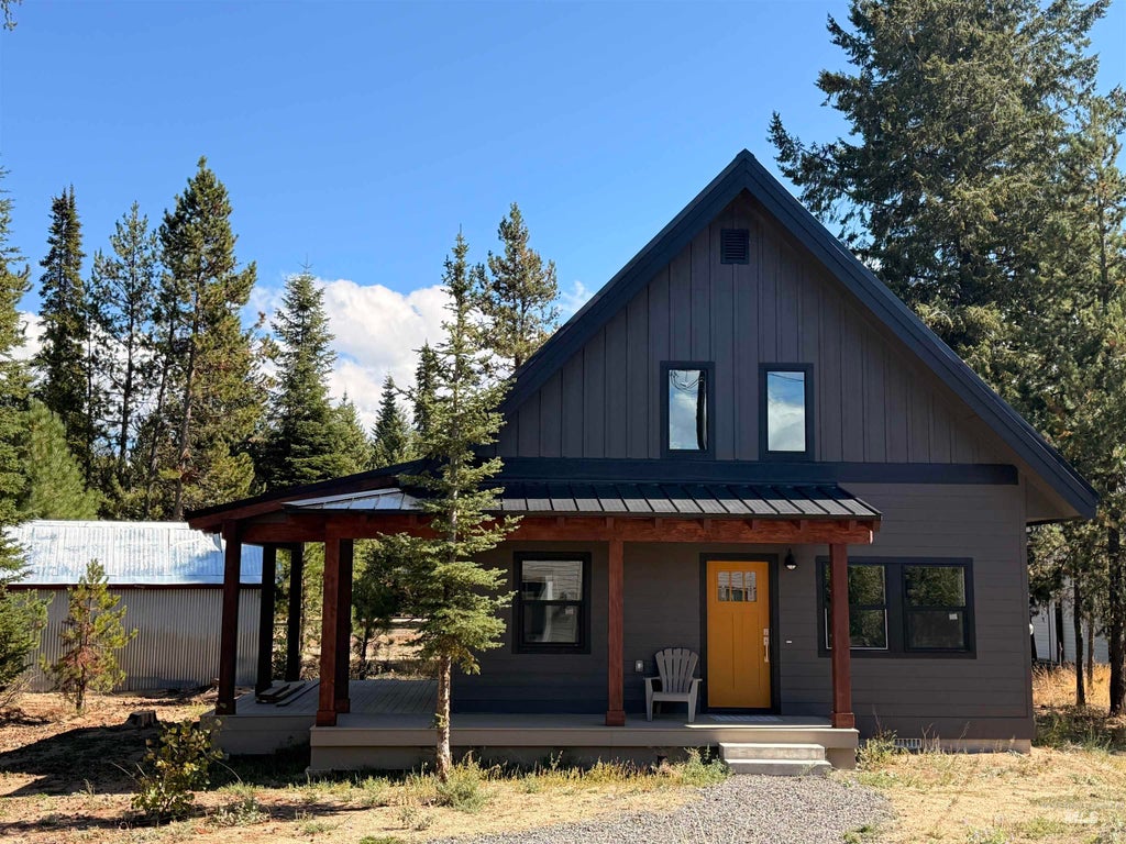 Photo of 12976 Sandy Drive, Donnelly, ID 83615 (MLS # 99000731)