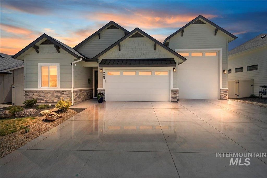 Photo of 9863 W Aviara St, Star, ID 83669 (MLS # 98974472)