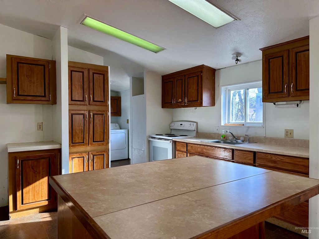 Photo of 1020 Idaho St, Kamiah, ID 83536 (MLS # 98934386)