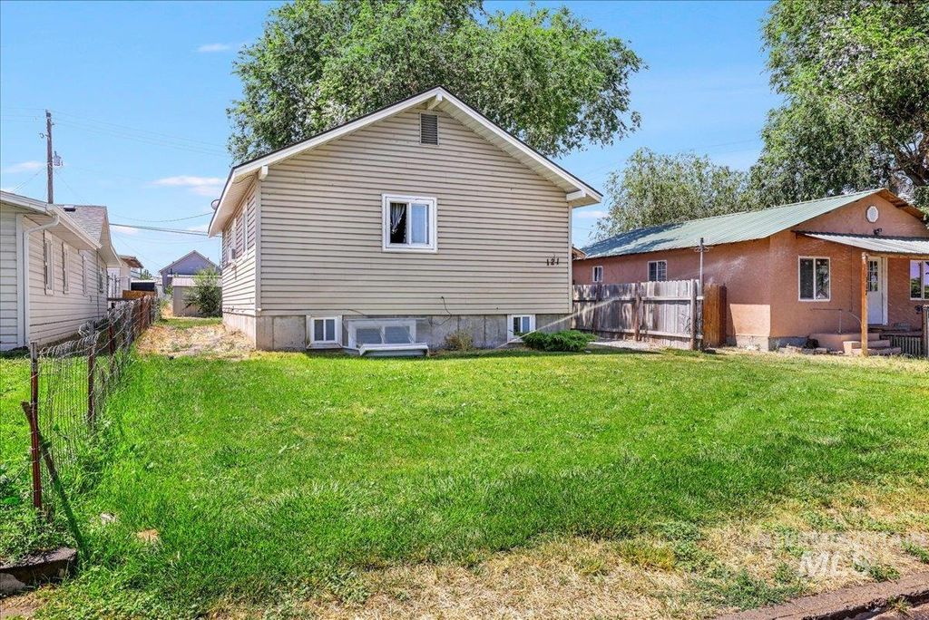 Photo of 121 7th Ave South #A &amp; B, Buhl, ID 83316 (MLS # 98955950)