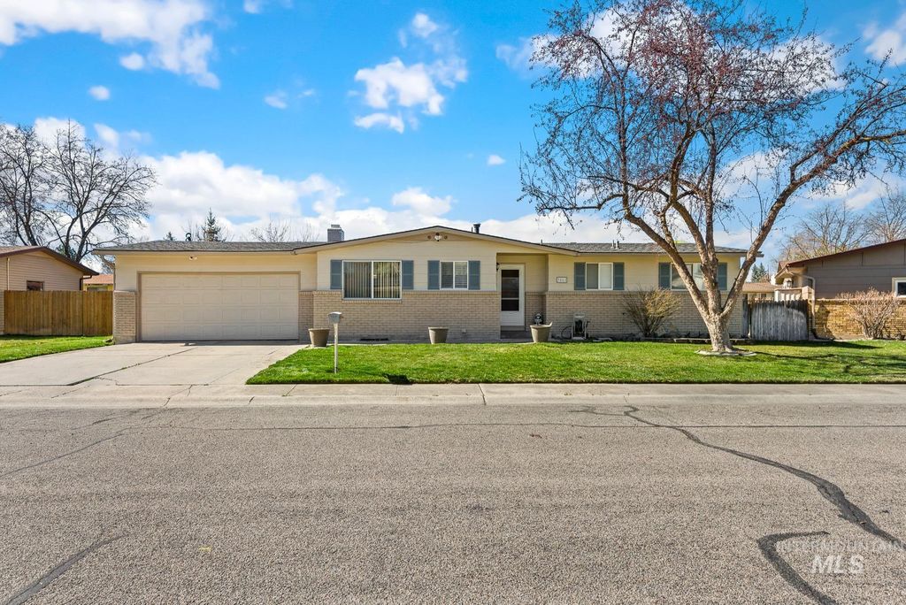 Photo of 3861 N Sheringham Dr, Boise, ID 83704 (MLS # 98979039)