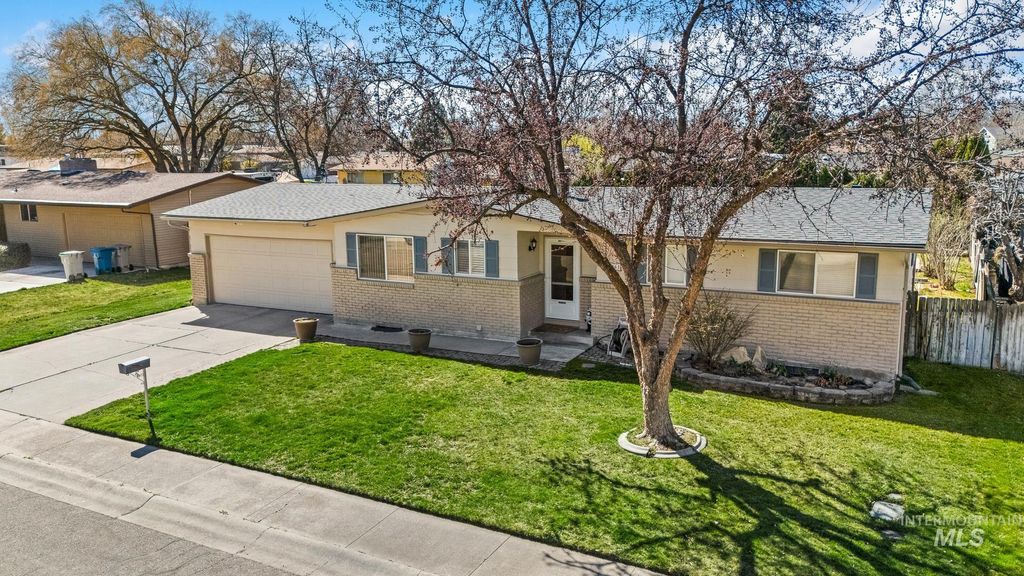 Photo of 3861 N Sheringham Dr, Boise, ID 83704 (MLS # 98979039)