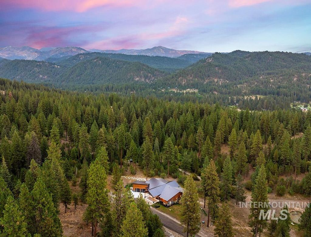 Photo of 86 Tacoma Place, Garden Valley, ID 83622 (MLS # 98959130)