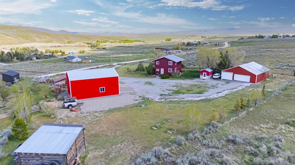 Photo of 91 Willow Creek Rd, Fairfield, ID 83327 (MLS # 98985348)