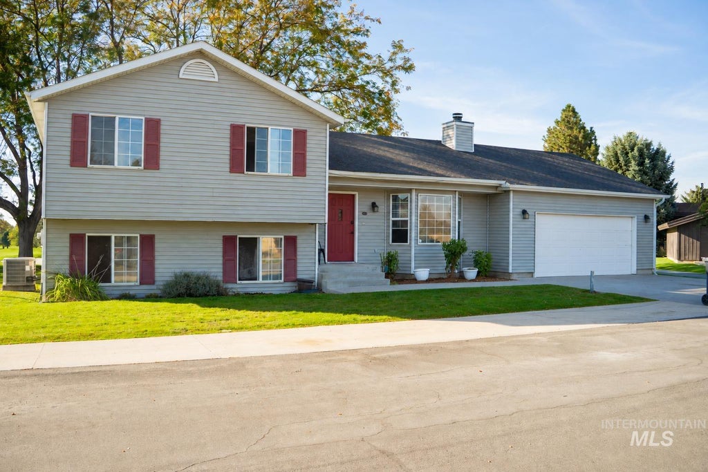 Photo of 112 Seminole Cir, Jerome, ID 83338 (MLS # 99002628)