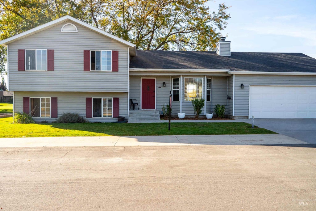 Photo of 112 Seminole Cir, Jerome, ID 83338 (MLS # 99002628)