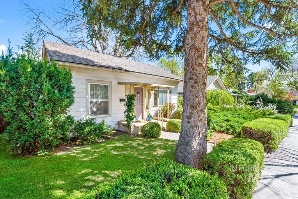 Photo of 2008 N 19th St, Boise, ID 83702 (MLS # 98981882)