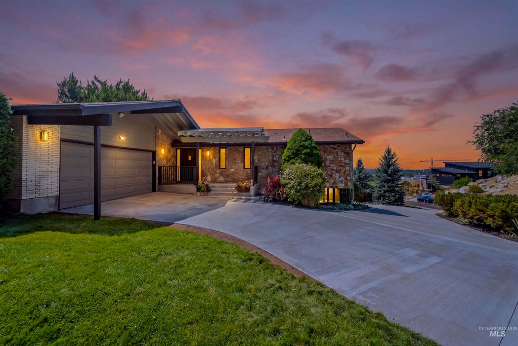 Photo of 1113 E Santa Maria Dr, Boise, ID 83712 (MLS # 98996707)