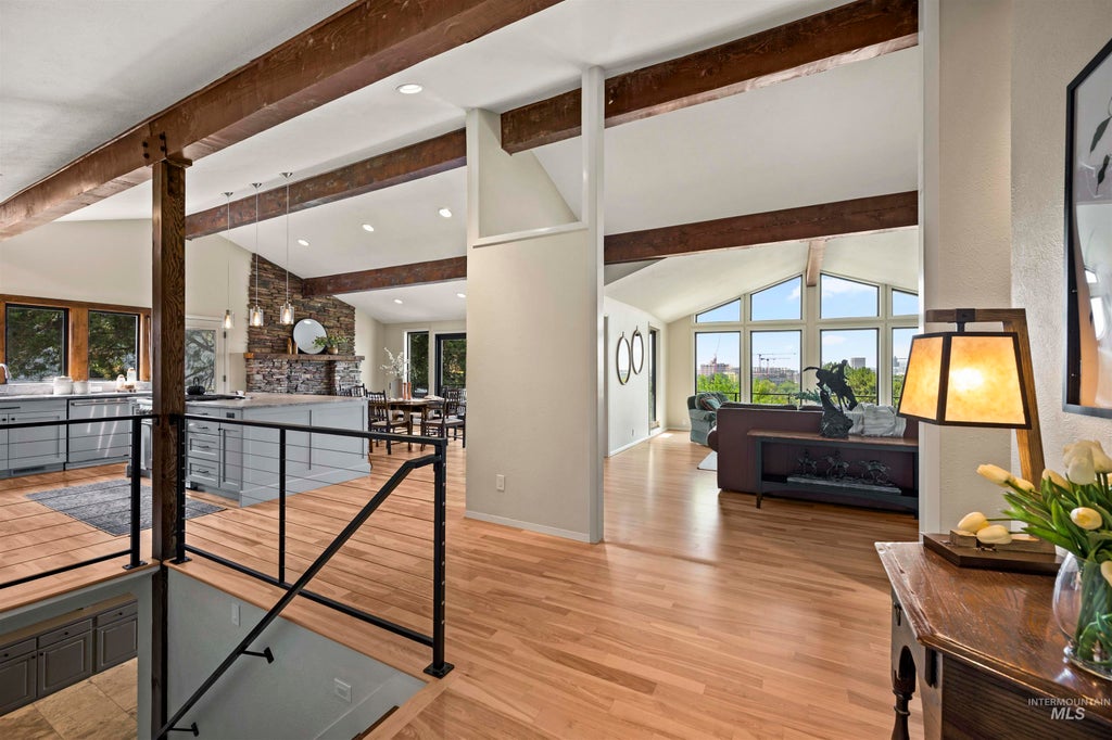 Photo of 1113 E Santa Maria Dr, Boise, ID 83712 (MLS # 98996707)
