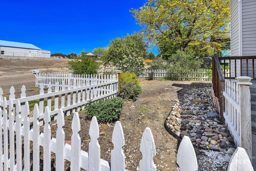Photo of 808 N A Street, Parma, ID 83660 (MLS # 98984624)