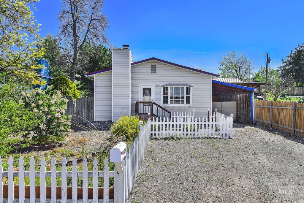 Photo of 808 N A Street, Parma, ID 83660 (MLS # 98984624)