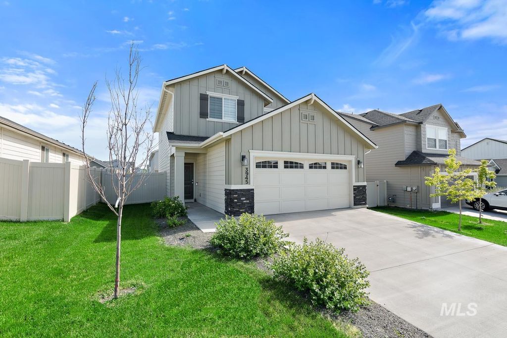 Photo of 3945 W Peak Cloud Dr, Meridian, ID 83642 (MLS # 98975851)