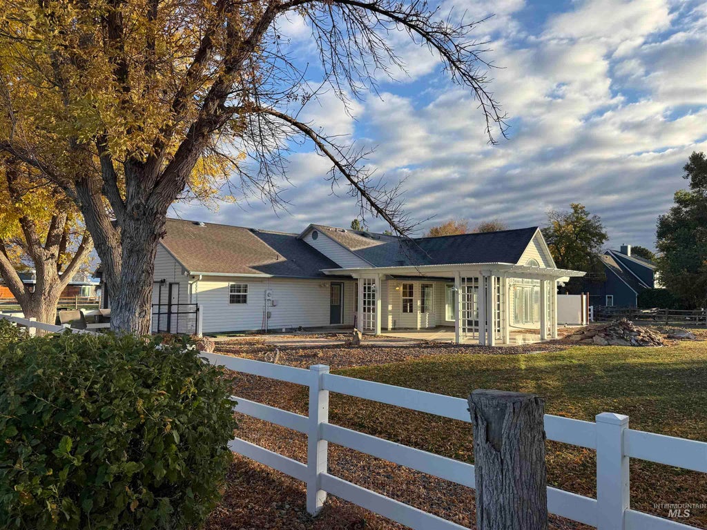 Photo of 719 Kiser Lane, Caldwell, ID 83607 (MLS # 99004752)