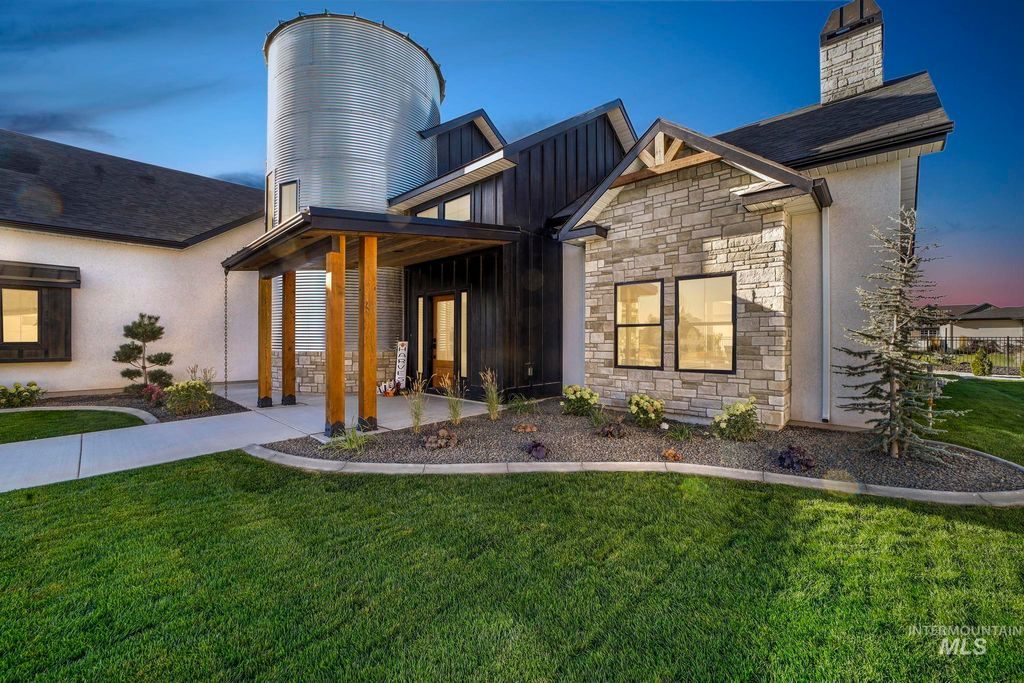 Photo of 1580 Clear Creek Loop, Twin Falls, ID 83301 (MLS # 98961202)