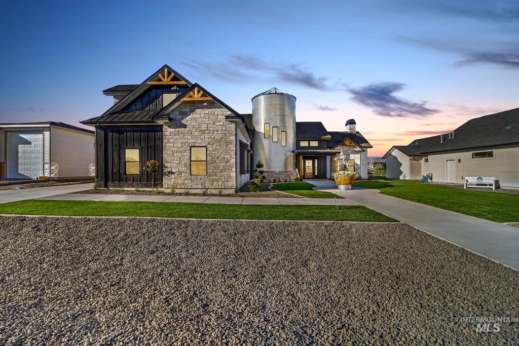 Photo of 1580 Clear Creek Loop, Twin Falls, ID 83301 (MLS # 98961202)