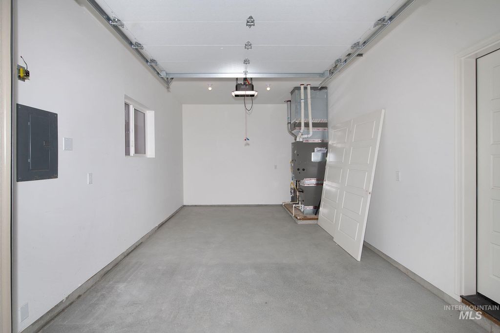 Photo of 1211 Phillips Circle, Ontario, OR 97914 (MLS # 98982367)