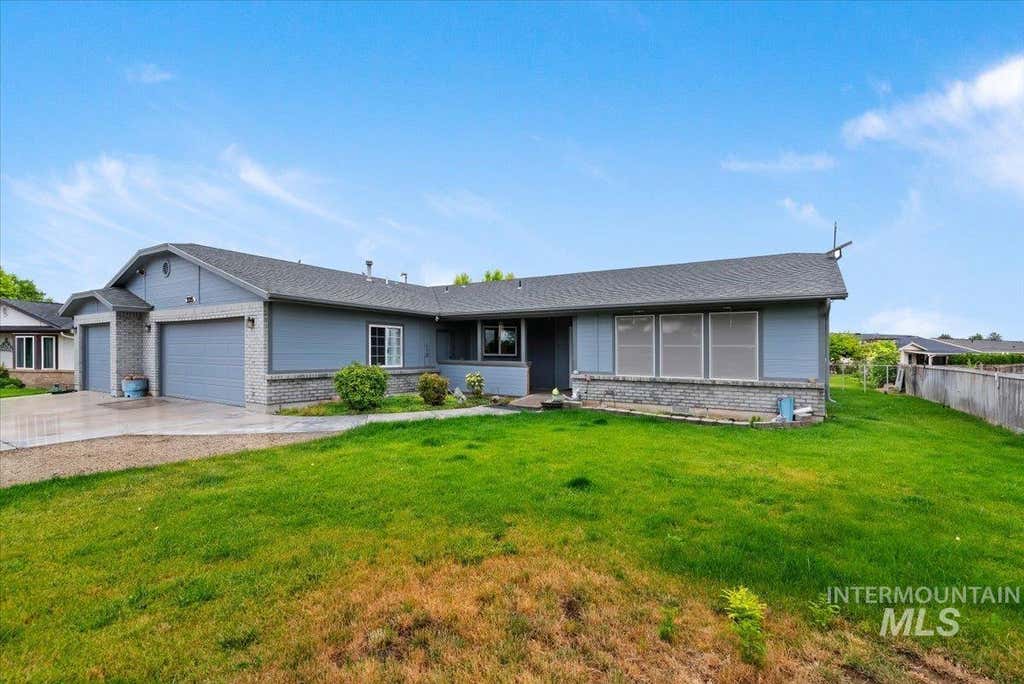 Photo of 1100 Burnett Dr #225, Nampa, ID 83651 (MLS # 98992619)