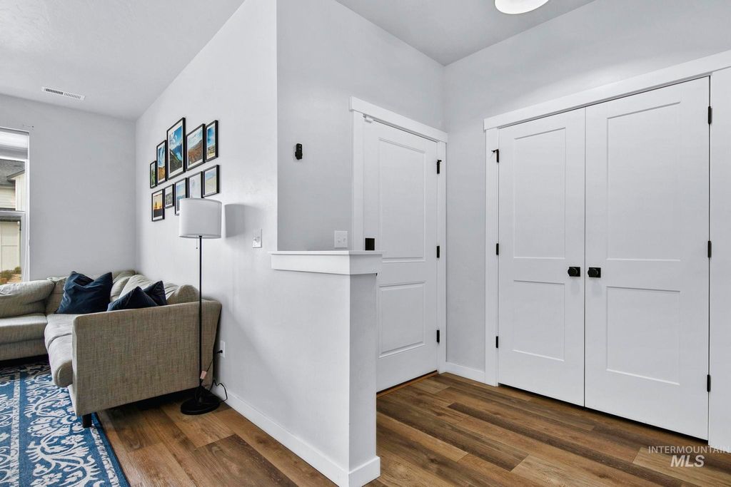 Photo of 298 S Fritts Ave, Meridian, ID 83642 (MLS # 98979245)