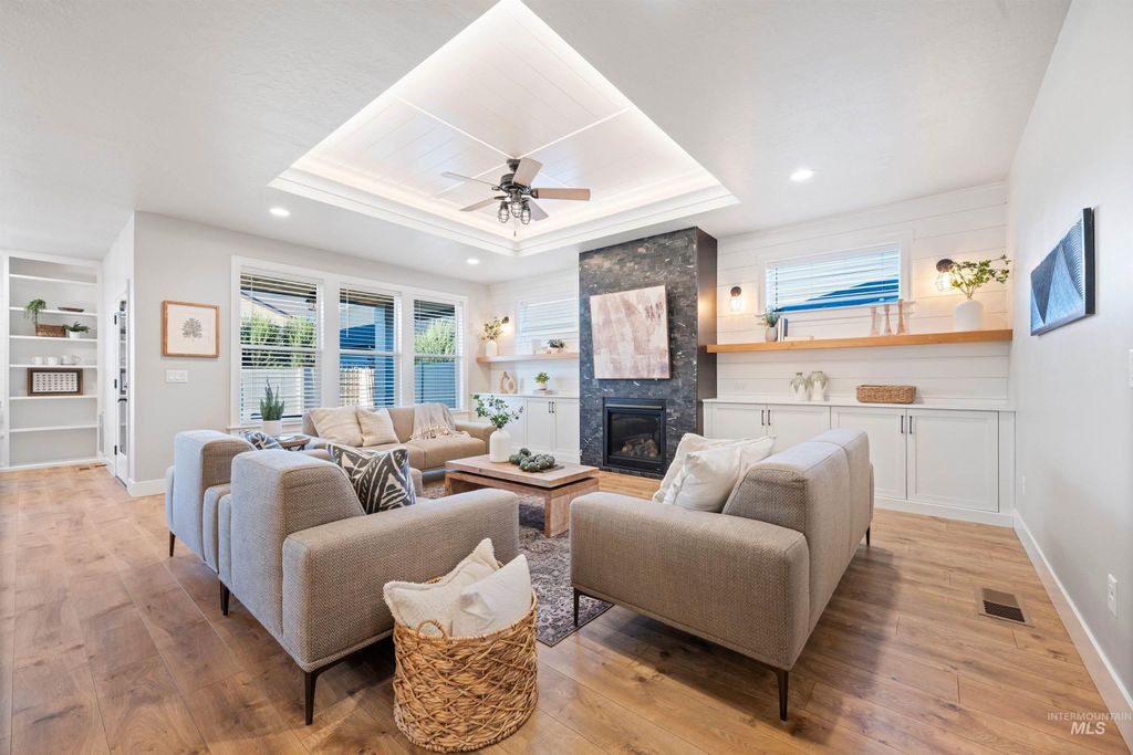 Photo of 11784 W Sailing Hawk Drive, Star, ID 83669 (MLS # 98983561)