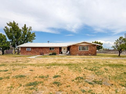 Photo of 394 Chester Road, Ontario, OR 97914 (MLS # 98988352)